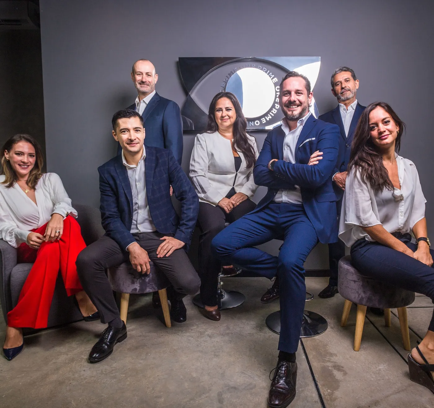 Jaime González con su equipo